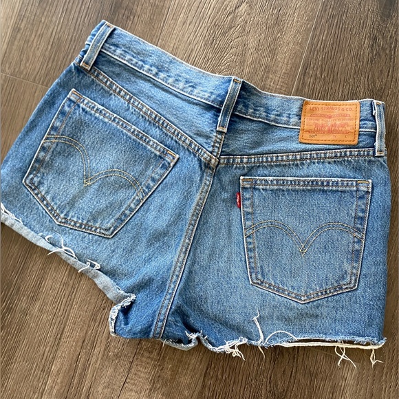 Levi's jean shorts - Picture 15 of 15